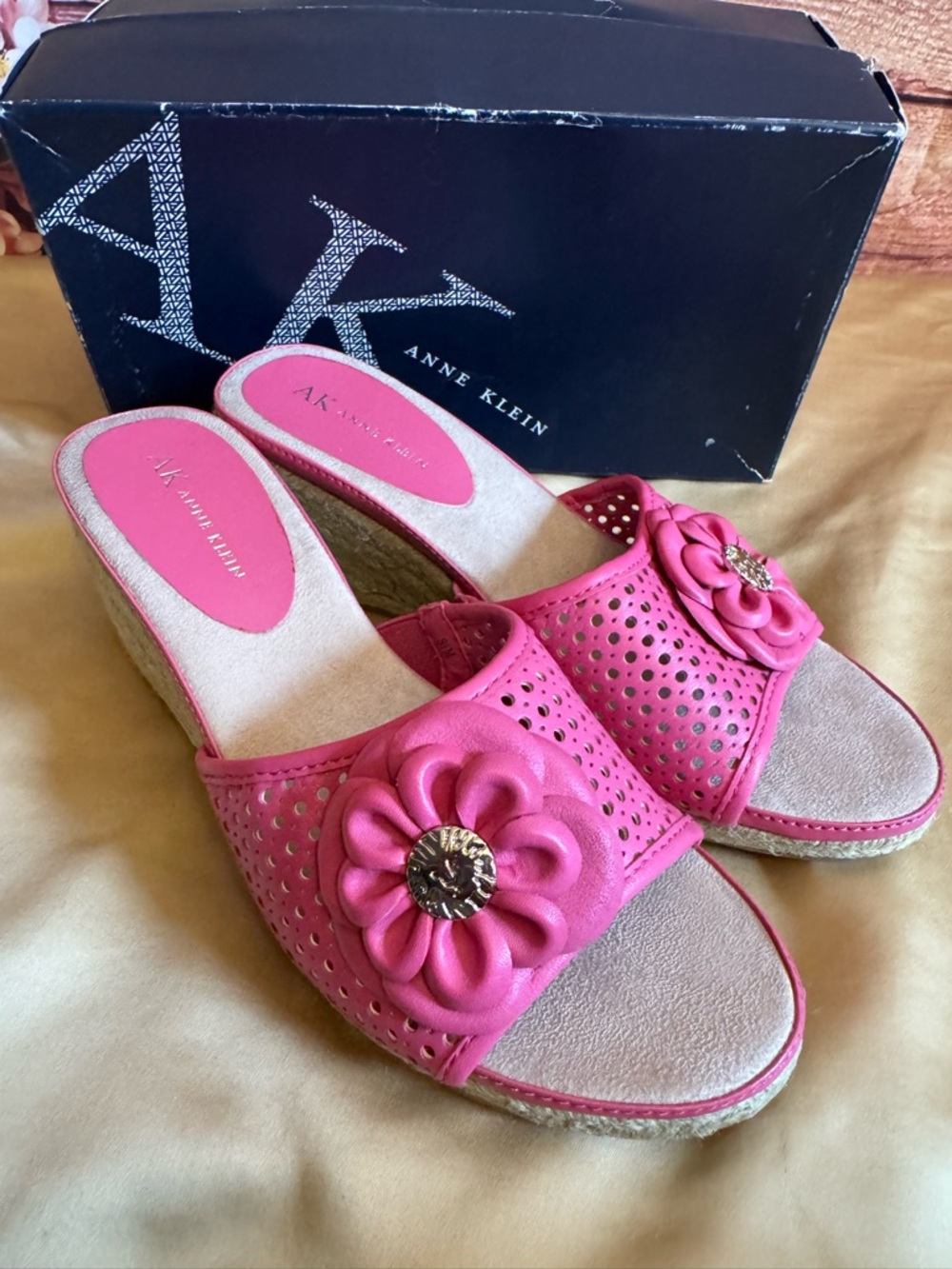 NWT Anne Klein AK Philomena Pink Floral Slide Sandals Espadrille Wedge Sz 8.5M - Picture 3 of 8